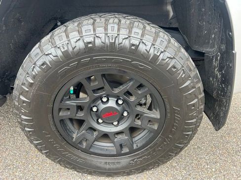 Used 2024 Toyota 4Runner TRD Off-Road Premium w/ Moonroof Package AWD/4WD image 11
