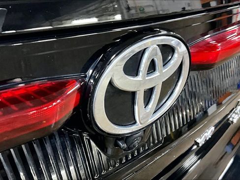 Used 2023 Toyota Crown Platinum image 30