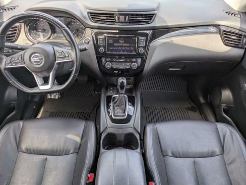 Used 2022 Nissan Rogue Sport SL FWD image 9