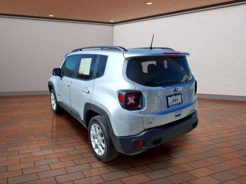 Used 2019 Jeep Renegade Latitude w/ Cold Weather Group AWD/4WD image 7