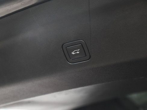 Used 2023 Cadillac Escalade Premium Luxury image 39