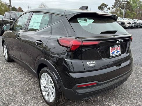 New 2027 Chevrolet Bolt LT w/ Comfort Package FWD image 7