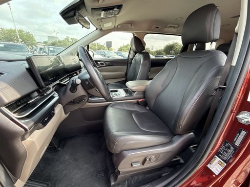 Used 2026 Kia Carnival FWD image 13