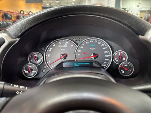 Used 2005 Chevrolet Corvette Coupe w/ Preferred Equipment Group RWD image 18