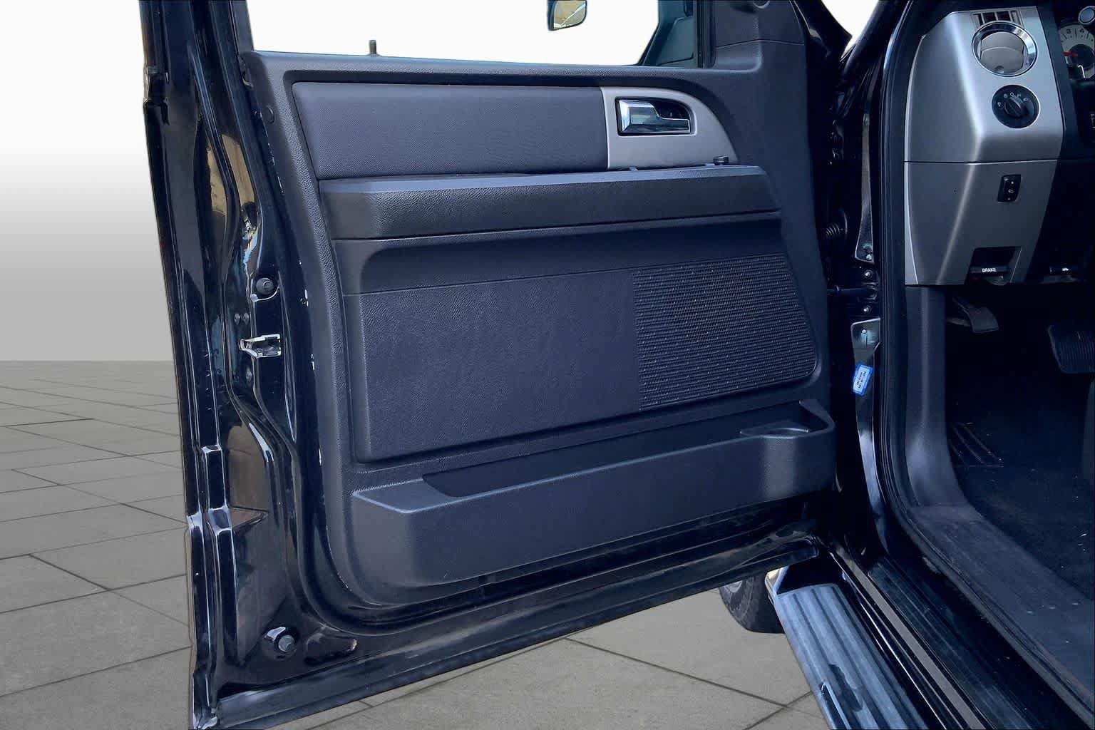 Used 2013 Ford Expedition EL Limited RWD image 21