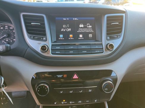 Used 2018 Hyundai Tucson SEL image 18