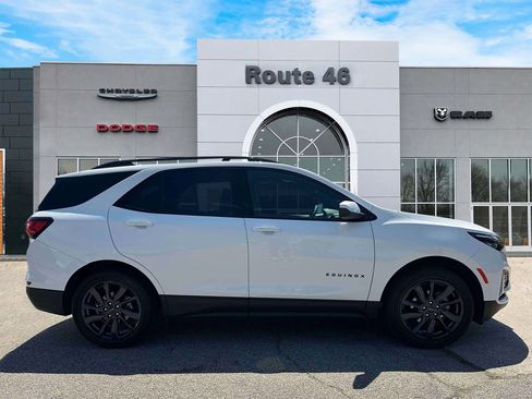 Used 2024 Chevrolet Equinox RS w/ LPO, Floor Liner Package AWD/4WD image 6