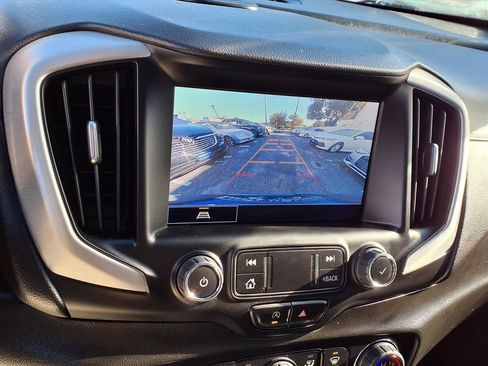 Used 2022 GMC Terrain SLT w/ Infotainment Package II image 6