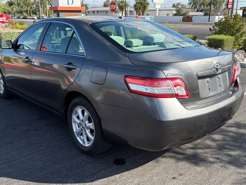Used 2011 Toyota Camry LE w/ LE Extra-Value Pkg FWD image 3