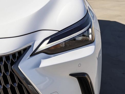Certified 2025 Lexus NX 250 FWD w/ Premium Package image 7