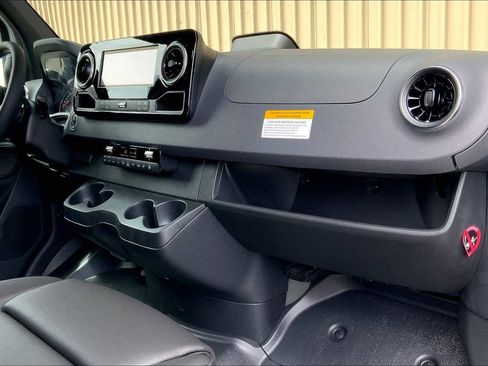 New 2025 Mercedes-Benz Sprinter 2500 image 11