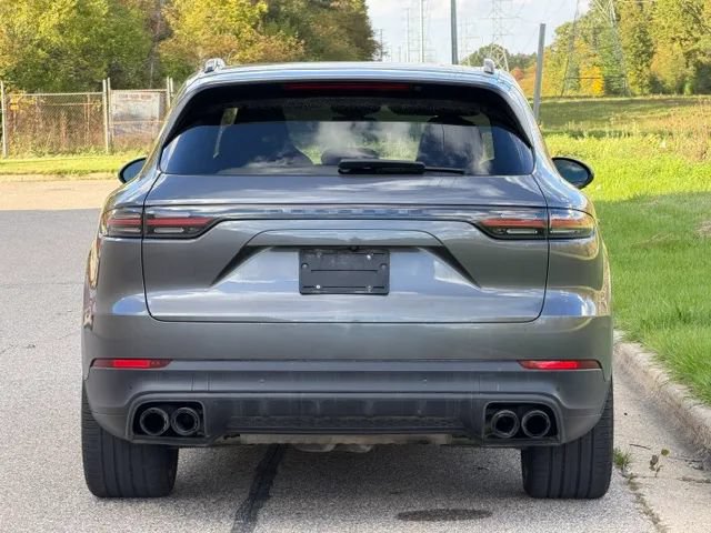 Used 2020 Porsche Cayenne AWD/4WD image 13
