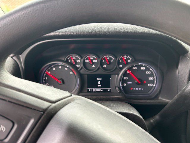 Used 2019 Chevrolet Silverado 1500 Custom w/ Custom Max Trailering Package AWD/4WD image 6