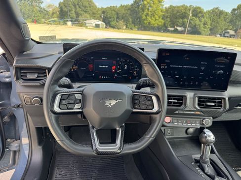 Used 2024 Ford Mustang Coupe RWD image 13