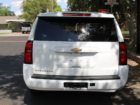 Used 2020 Chevrolet Suburban LT RWD image 48