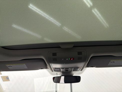 Used 2024 Volkswagen Jetta SE FWD image 21