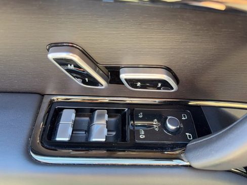 Used 2023 Land Rover Range Rover Sport SE Dynamic image 28