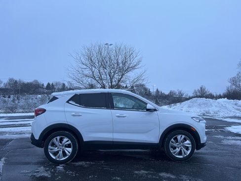 Used 2025 Buick Encore GX Preferred image 3