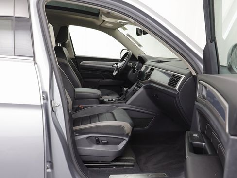 Used 2021 Volkswagen Atlas SEL Premium image 20