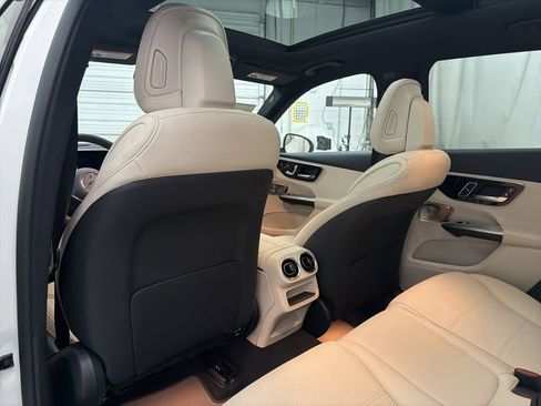 New 2026 Mercedes-Benz GLC 300 image 18