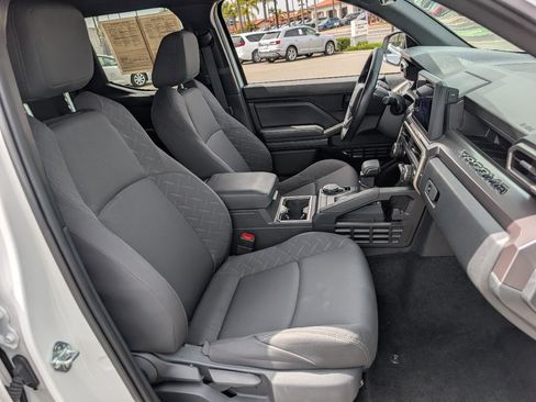 Used 2025 Toyota Tacoma SR5 AWD/4WD image 8