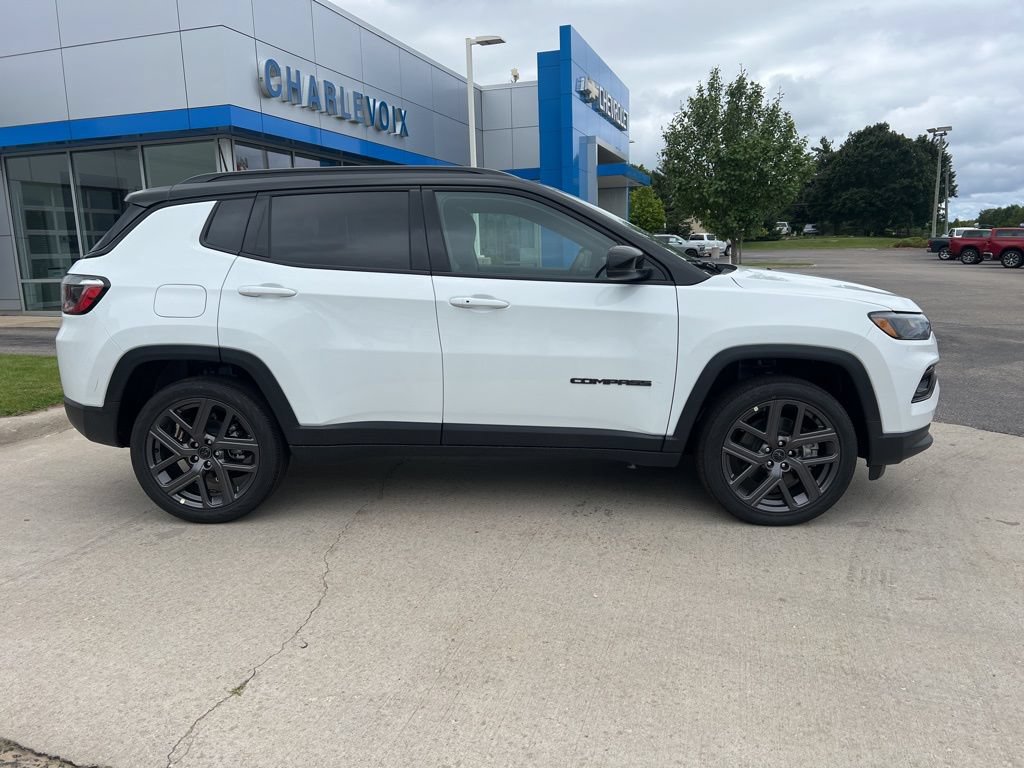 New 2025 Jeep Compass Limited w/ Sun & Sound Group AWD/4WD image 10