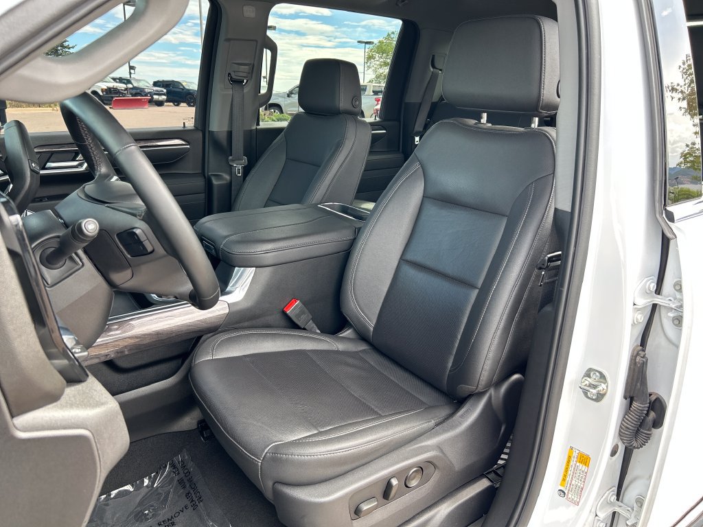 Used 2026 Chevrolet Silverado 2500 LTZ w/ LTZ Premium Package AWD/4WD image 16