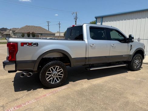 Used 2019 Ford F250 Lariat w/ Lariat Value Package AWD/4WD image 6