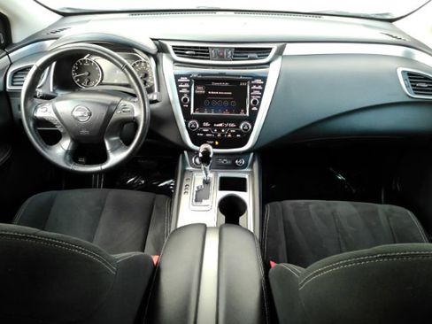 Used 2019 Nissan Murano SV image 3