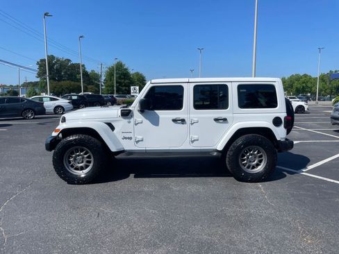 Used 2022 Jeep Wrangler Unlimited Sahara w/ Cold Weather Group AWD/4WD image 2