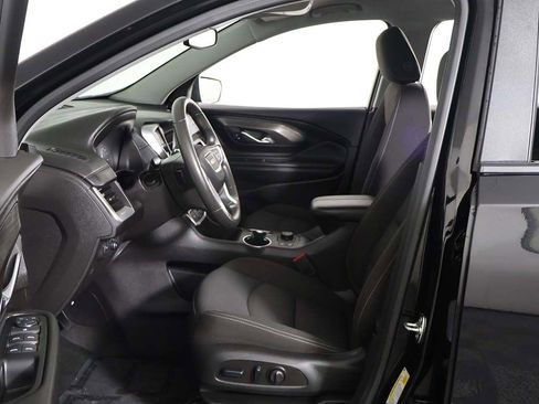 Used 2024 GMC Terrain SLE w/ Driver Convenience Package FWD image 24