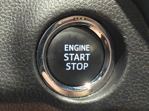 Used 2025 Toyota RAV4 XLE AWD/4WD image 10