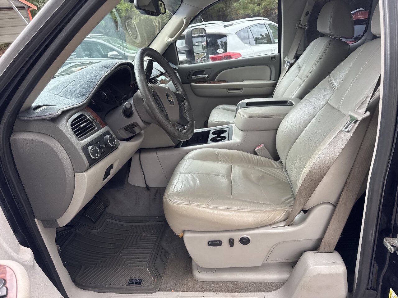 Used 2007 Chevrolet Silverado 2500 LTZ w/ Safety Package AWD/4WD image 16