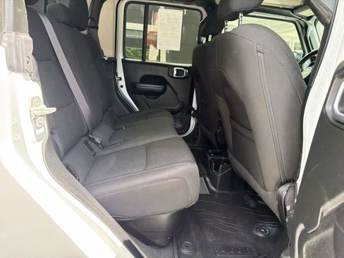 Used 2021 Jeep Gladiator Sport AWD/4WD image 14