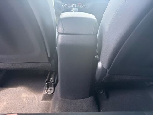 Used 2025 Kia Soul LX w/ LX Technology Package FWD image 29