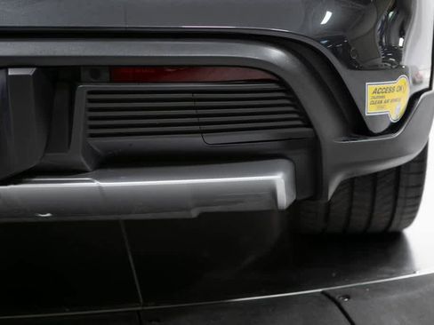 Certified 2022 Porsche Taycan 4 Cross Turismo image 39