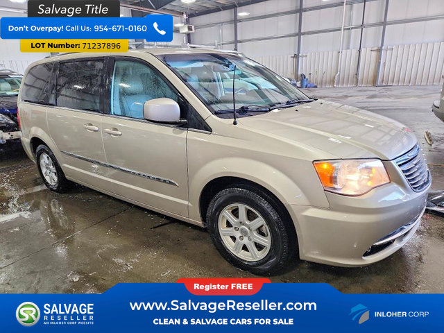 Used 2012 Chrysler Town & Country Touring w/ Entertainment Group #1 FWD image 5