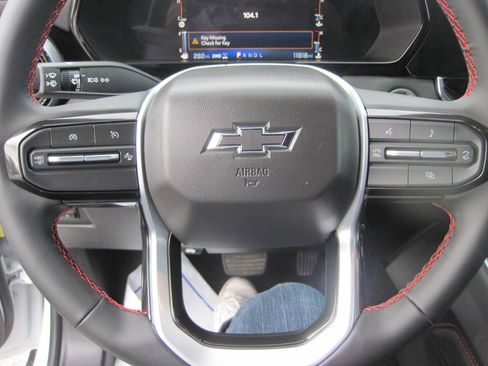 Used 2023 Chevrolet Colorado Z71 w/ Z71 Convenience Package 2 image 16