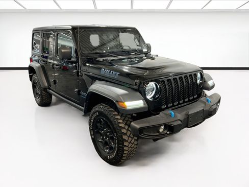 Used 2023 Jeep Wrangler Unlimited w/ 8.4" Radio Group AWD/4WD image 3