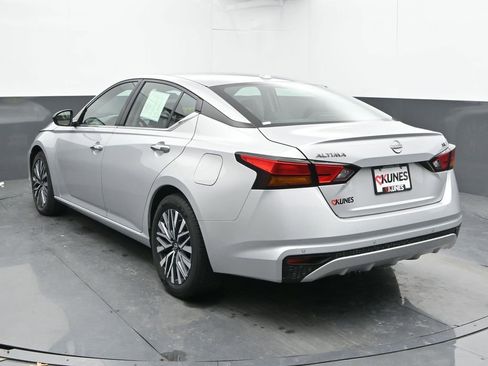 Used 2024 Nissan Altima 2.5 SV image 9