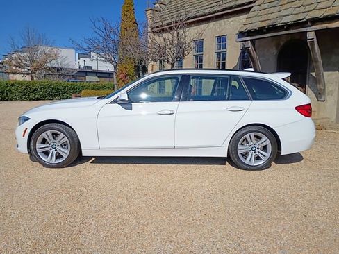 Used 2017 BMW 330i xDrive Wagon image 8