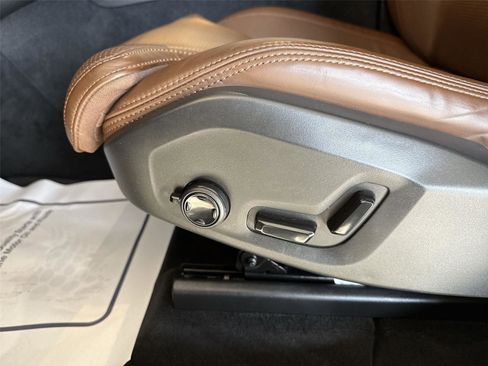 Used 2022 Volvo XC60 B6 Inscription w/ Advanced Package image 14