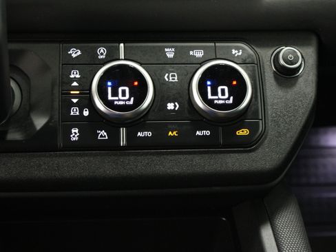 Used 2025 Land Rover Defender 130 Outbound AWD/4WD image 20