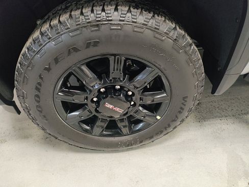 New 2026 GMC Sierra 2500 AT4 w/ Technology Package image 17