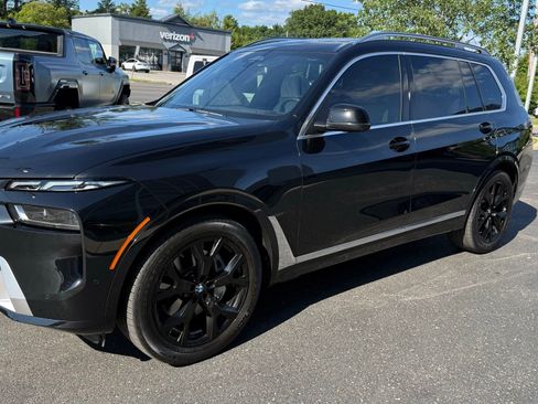Used 2024 BMW X7 xDrive40i w/ Premium Package AWD/4WD image 9