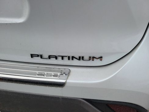 Used 2024 Toyota Highlander Platinum image 27