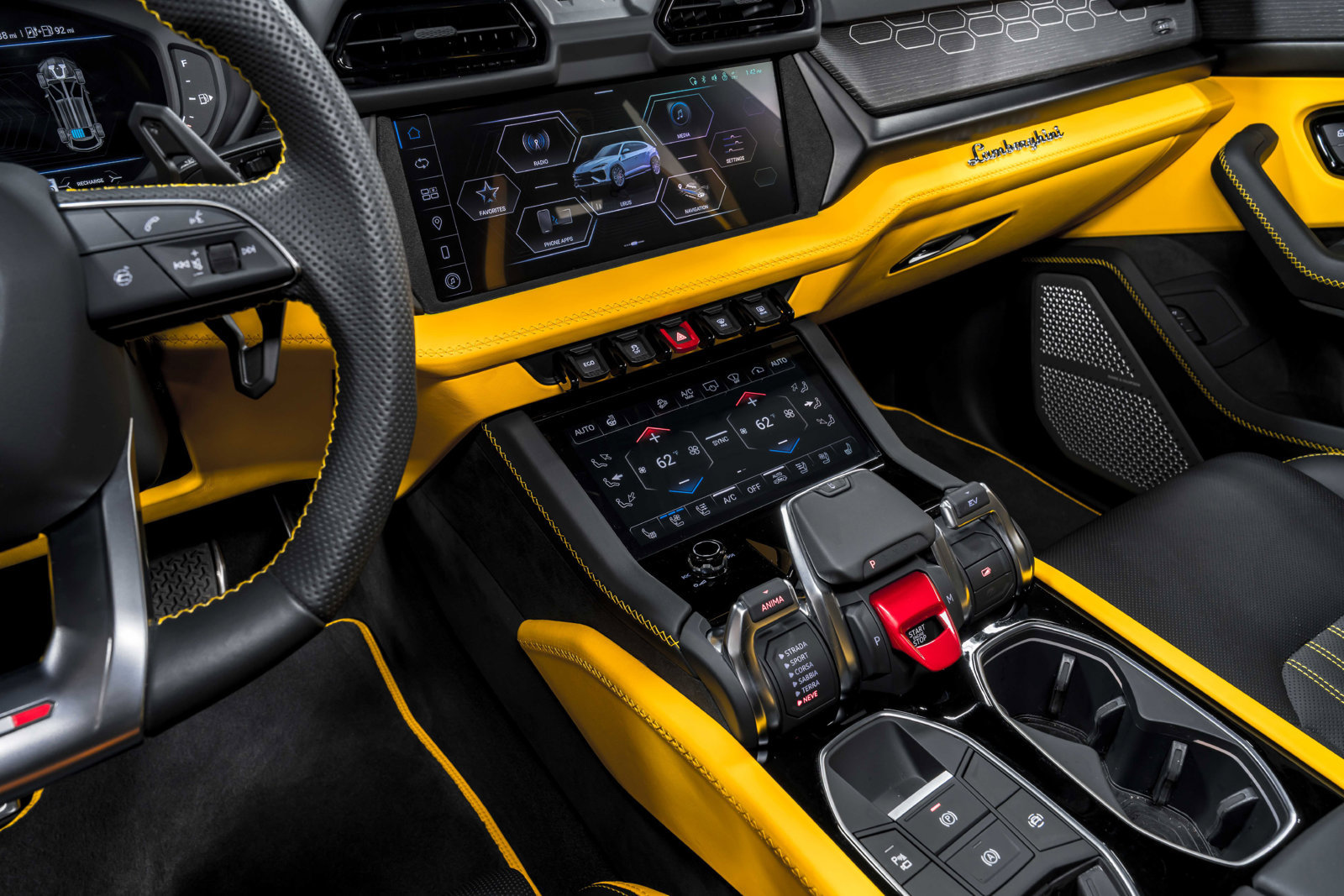 Used 2025 Lamborghini Urus SE AWD/4WD image 24