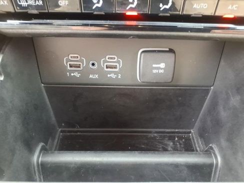 Used 2024 Jeep Grand Cherokee L Limited w/ Black Appearance Package image 11