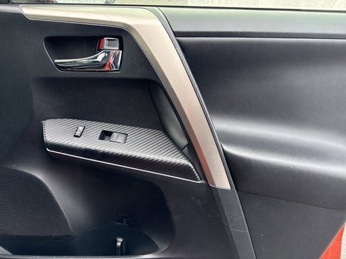 Used 2015 Toyota RAV4 Limited image 17