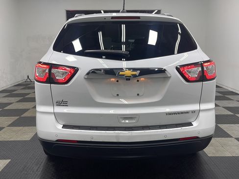 Used 2016 Chevrolet Traverse LT FWD image 16